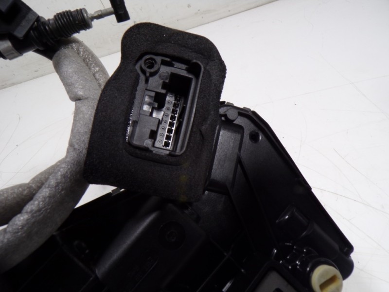 Recambio de cerradura puerta trasera derecha para seat leon sportstourer (kl8) fr referencia OEM IAM 5TA839016Q 5TA839016Q 