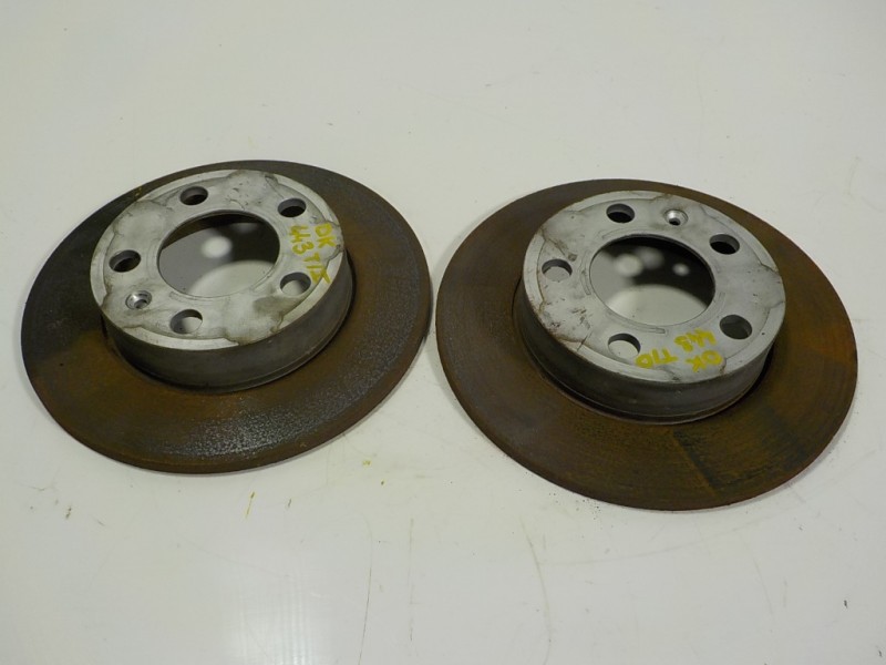 Recambio de disco freno trasero para skoda fabia combi 1.0 tsi referencia OEM IAM 2Q0615601H  