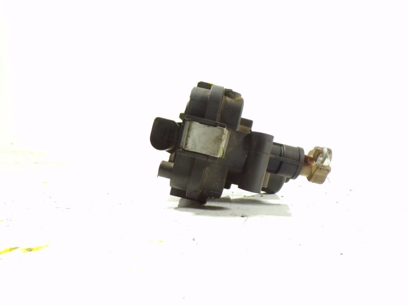 Recambio de modulo electronico para opel insignia berlina 2.0 16v cdti referencia OEM IAM  8681CK54L 