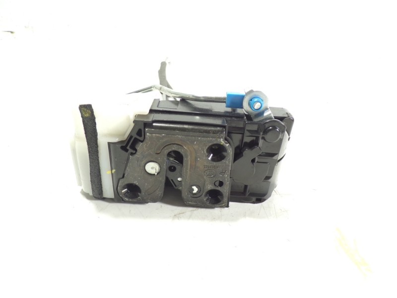 Recambio de cerradura puerta delantera derecha para hyundai i20 1.4 cat referencia OEM IAM 813201J030 813201J030 