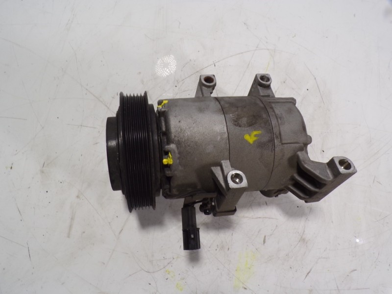 Recambio de compresor aire acondicionado para hyundai i20 1.4 cat referencia OEM IAM 977014P150 F500KPCAA02 F500KPCAA02