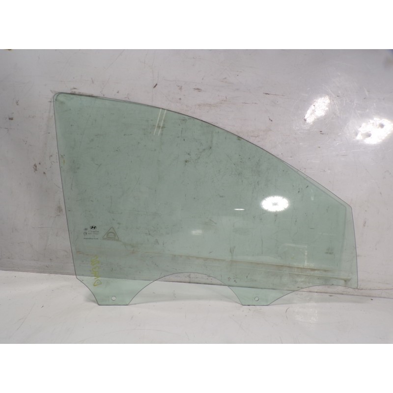 Recambio de cristal puerta delantero derecho para hyundai i20 1.4 cat referencia OEM IAM 824211J000  