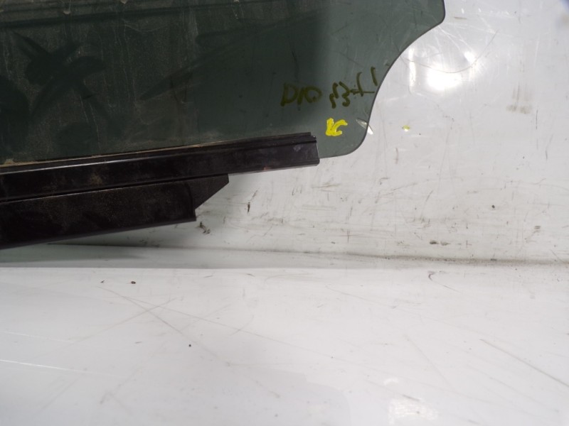 Recambio de cristal puerta trasero izquierdo para hyundai i20 1.4 cat referencia OEM IAM 834171J020  