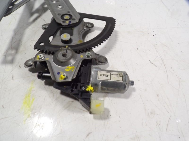 Recambio de elevalunas delantero derecho para hyundai i20 1.4 cat referencia OEM IAM 824041J010 988201J100 2621004670