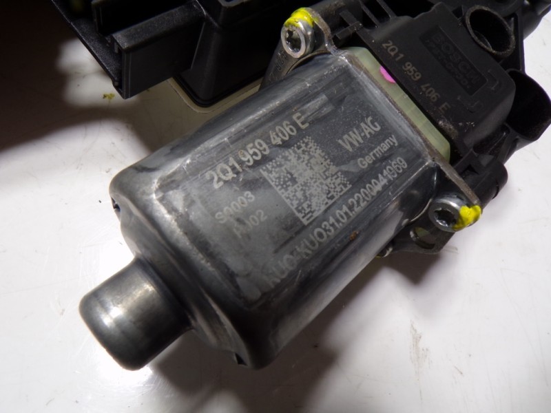 Recambio de motor elevalunas delantero derecho para seat ibiza (kj1) fr referencia OEM IAM 2Q1959406E 2Q1959406E 0130822064
