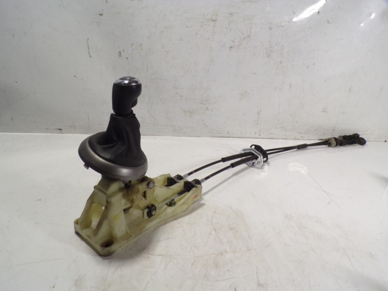 Recambio de palanca cambio para hyundai i20 1.4 cat referencia OEM IAM 437001J310RY 437001J310 