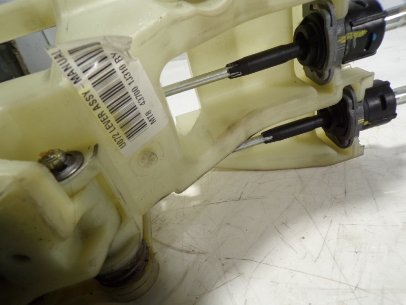 Recambio de palanca cambio para hyundai i20 1.4 cat referencia OEM IAM 437001J310RY 437001J310 