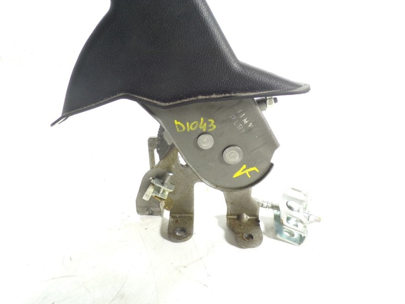 Recambio de palanca freno de mano para hyundai i20 1.4 cat referencia OEM IAM 597104P000RY  