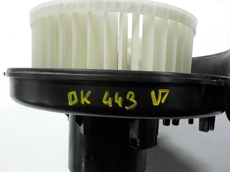 Recambio de motor calefaccion para skoda fabia combi 1.0 tsi referencia OEM IAM 6R1819015A 6R1819015A 