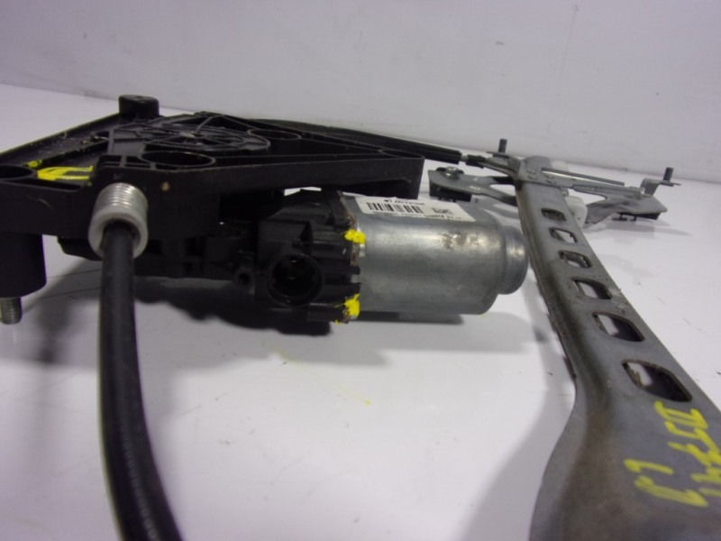 Recambio de elevalunas delantero derecho para toyota aygo 1.0 vvti referencia OEM IAM 698100H031 402662A170221 0429182T12