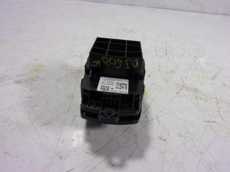 Recambio de mando multifuncion para bmw serie 1 lim. (f20) 118i referencia OEM IAM 65829261704 9261704 033623101