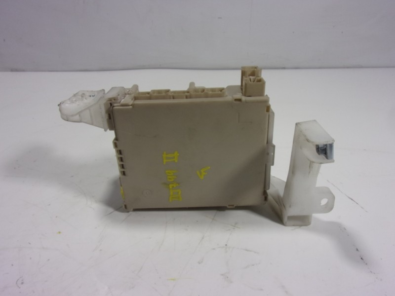 Recambio de modulo electronico para toyota aygo 1.0 vvti referencia OEM IAM 827300H030 827300H030A 