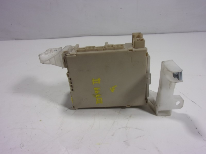 Recambio de modulo electronico para toyota aygo 1.0 vvti referencia OEM IAM 827300H030 827300H030A 