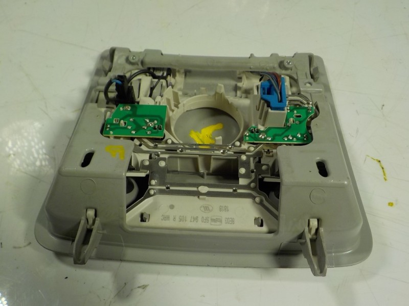 Recambio de piloto interior para seat leon (5f1) fr referencia OEM IAM  5F0947105R 