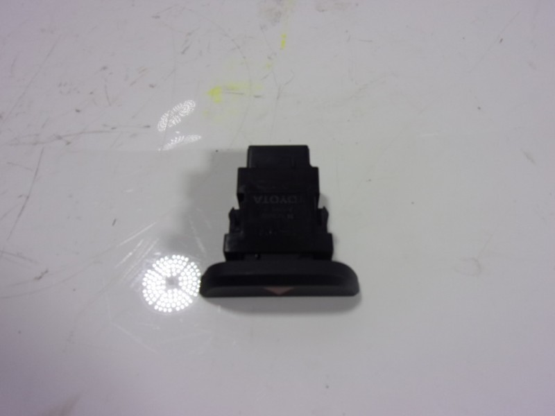 Recambio de warning para toyota yaris cross 1.5 vvti 16 v 55 kw referencia OEM IAM 843320D220  