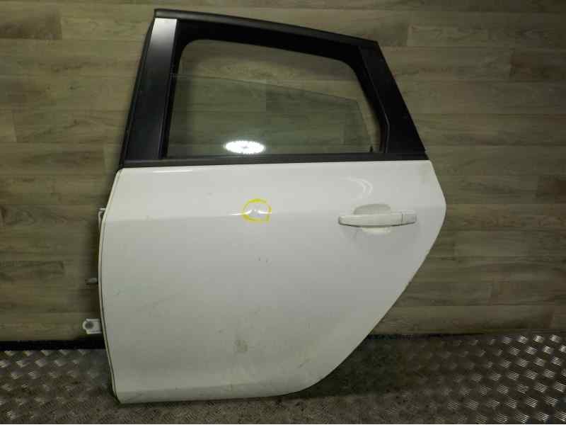 Recambio de puerta trasera izquierda para opel astra j lim. 2.0 16v cdti referencia OEM IAM 13285610  