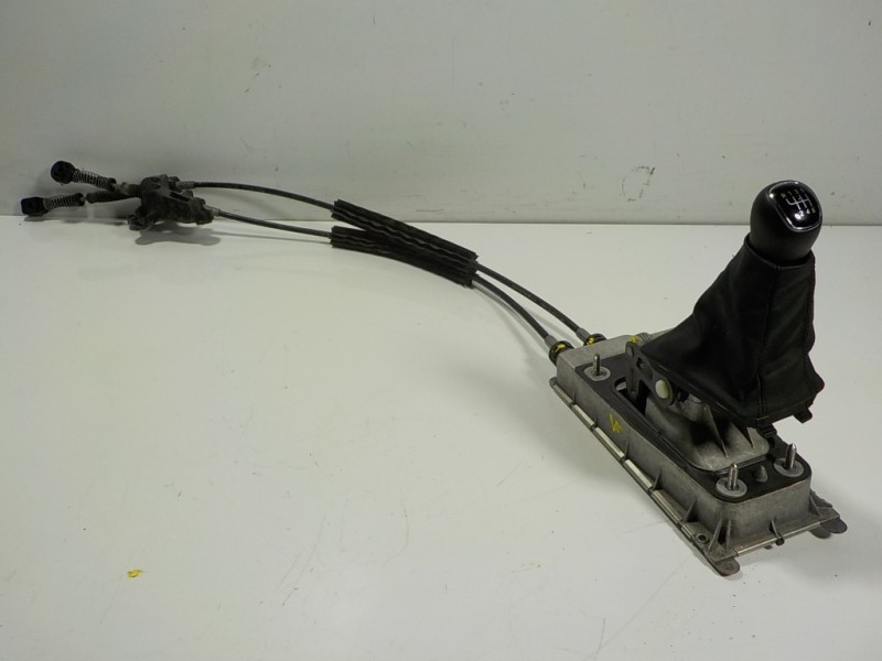 Recambio de palanca cambio para skoda fabia combi 1.0 tsi referencia OEM IAM 6Q0711050B 6Q0711061E 