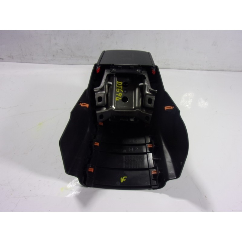 Recambio de apoyabrazos central para toyota yaris cross 1.5 vvti 16 v 55 kw referencia OEM IAM 58905K0020C1  