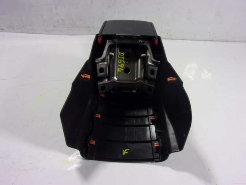Recambio de apoyabrazos central para toyota yaris cross 1.5 vvti 16 v 55 kw referencia OEM IAM 58905K0020C1  