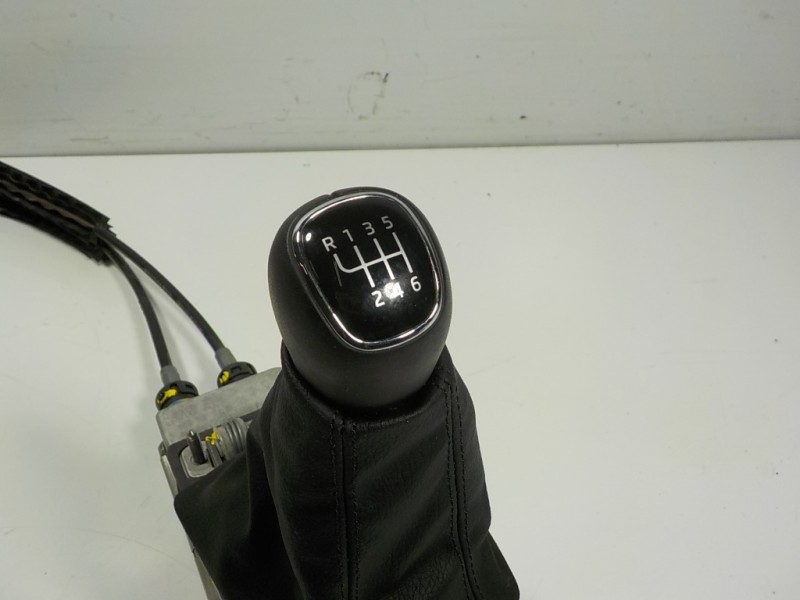Recambio de palanca cambio para skoda fabia combi 1.0 tsi referencia OEM IAM 6Q0711050B 6Q0711061E 