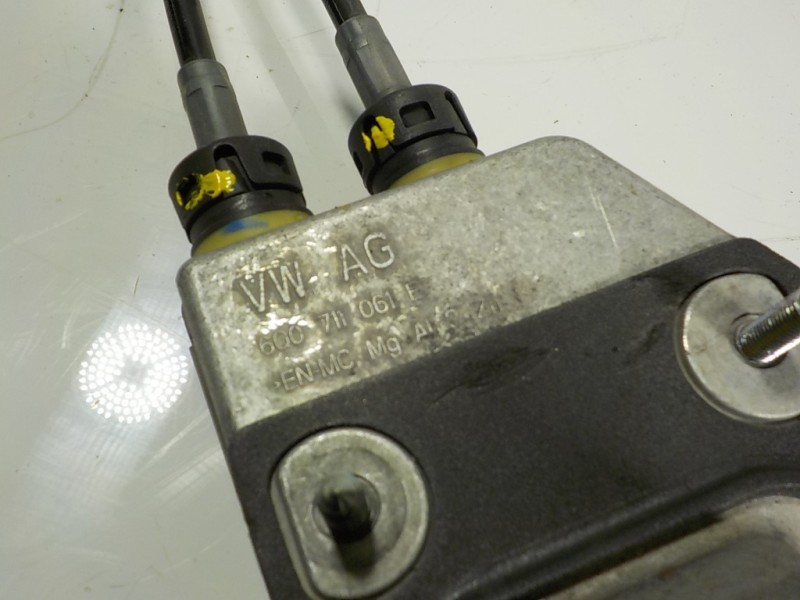 Recambio de palanca cambio para skoda fabia combi 1.0 tsi referencia OEM IAM 6Q0711050B 6Q0711061E 