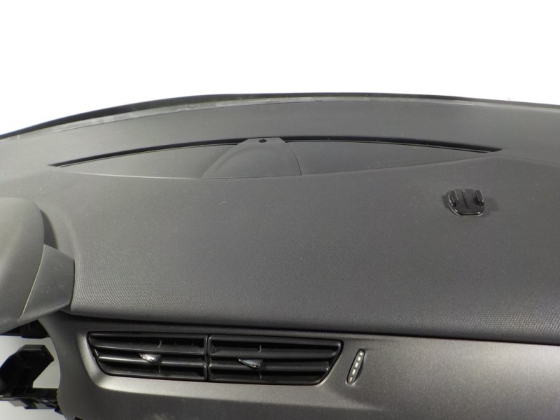 Recambio de salpicadero para citroën c3 1.2 12v e-vti referencia OEM IAM 8247F7 9801618280 306427299AG