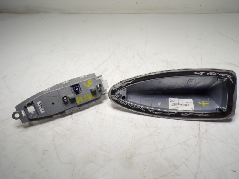 Recambio de antena para bmw serie 5 lim. (f10) 530d xdrive referencia OEM IAM 65209184814 ED914146302 65209141463