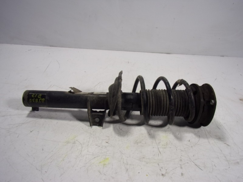 Recambio de amortiguador delantero izquierdo para volkswagen tiguan 2.0 tdi referencia OEM IAM 5QF413031BM 5QF412021PP 