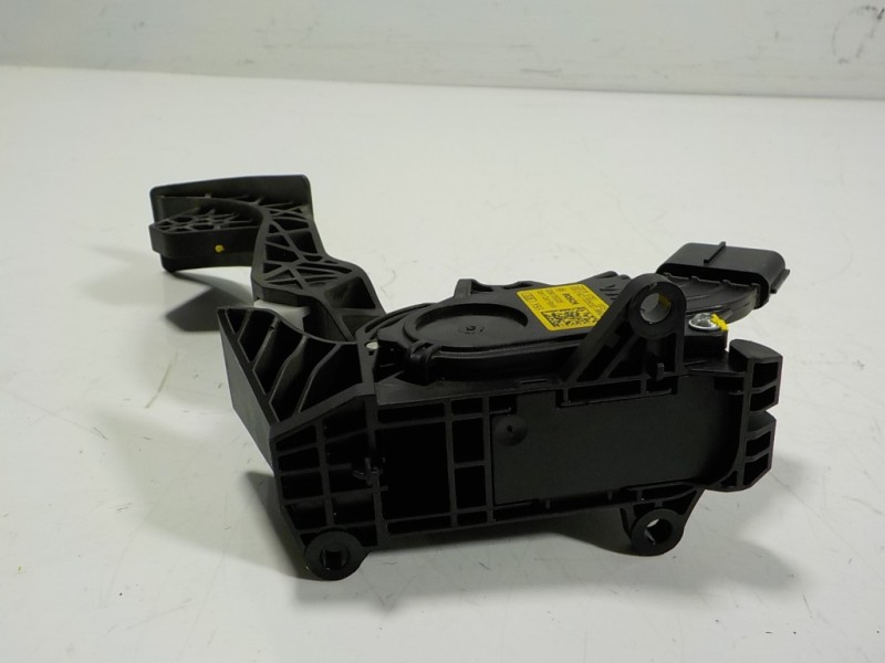 Recambio de potenciometro pedal para skoda fabia combi 1.0 tsi referencia OEM IAM 6C1723503D 6C1723503D 