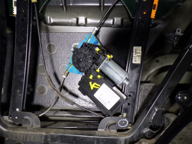 Recambio de puerta trasera derecha para volkswagen touareg (7l6) 3.0 v6 tdi dpf referencia OEM IAM 7L0833056M  