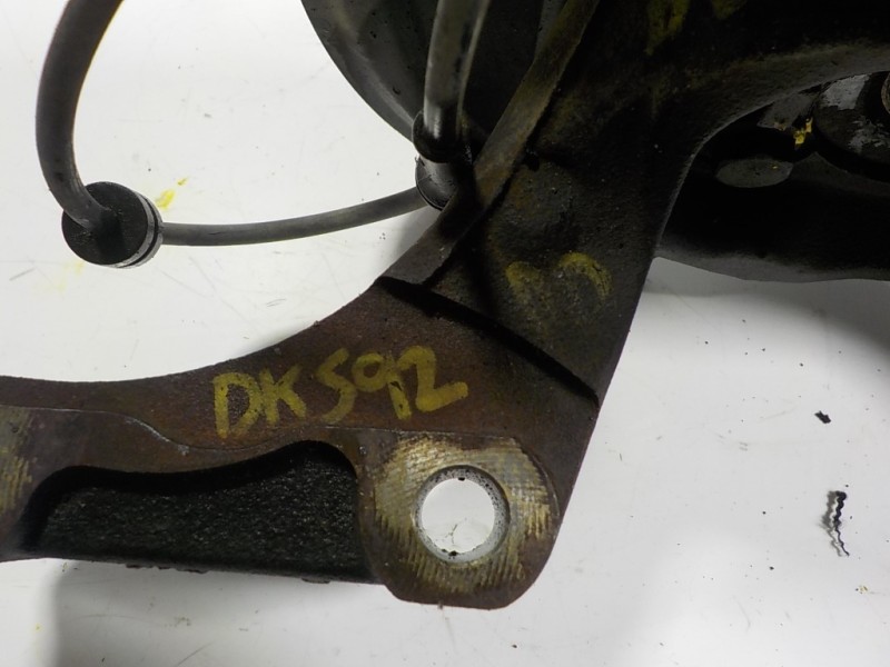 Recambio de mangueta delantera derecha para nissan qashqai (j10) 1.5 turbodiesel cat referencia OEM IAM 40014JD000  