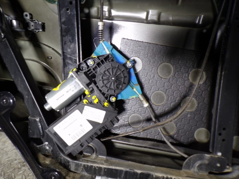 Recambio de puerta trasera izquierda para volkswagen touareg (7l6) 3.0 v6 tdi dpf referencia OEM IAM 7L0833055M  