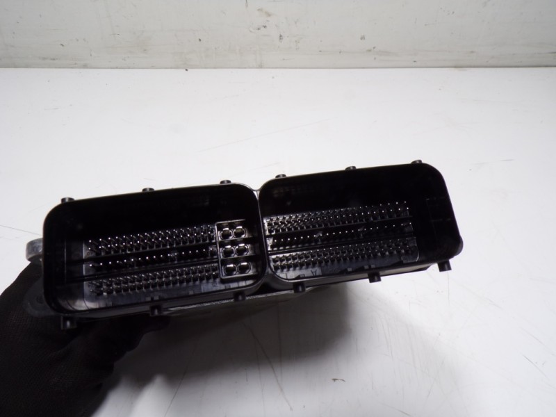 Recambio de centralita motor uce para seat leon sportstourer (kl8) 2.0 tdi referencia OEM IAM 05L906022HM5FN 05L907309AA 