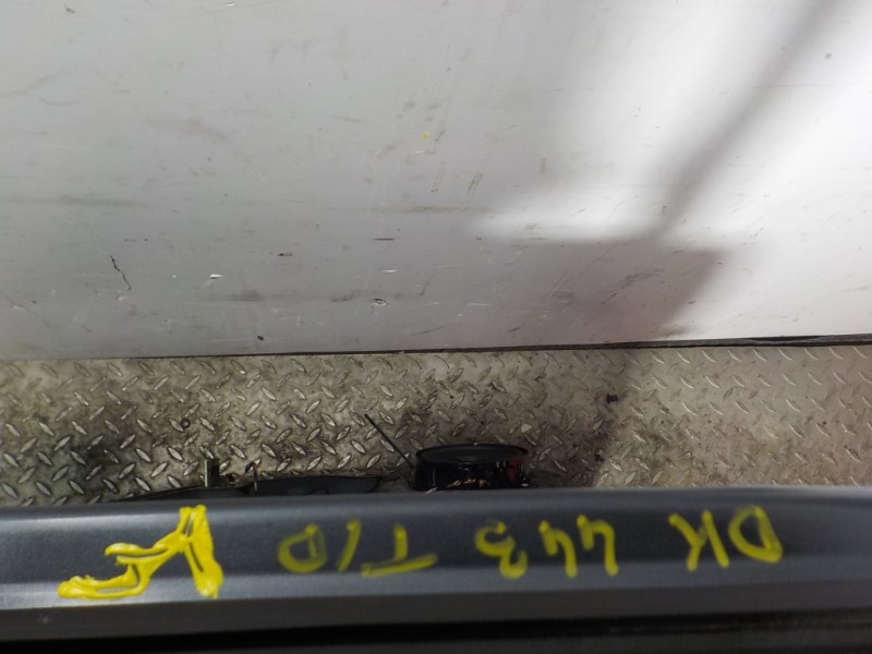 Recambio de puerta trasera derecha para skoda fabia combi 1.0 tsi referencia OEM IAM 6V9833052A  