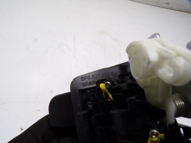 Recambio de cerradura maletero / porton para seat leon sportstourer (kl8) 2.0 tdi referencia OEM IAM 5F0827505 5F9827520B 