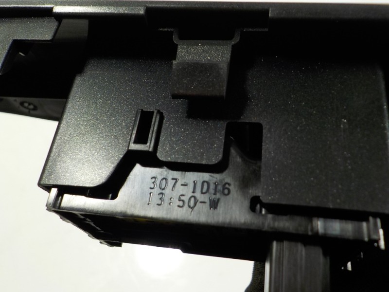 Recambio de mando elevalunas trasero derecho para lexus nx 300h 2wd referencia OEM IAM 8481078020  