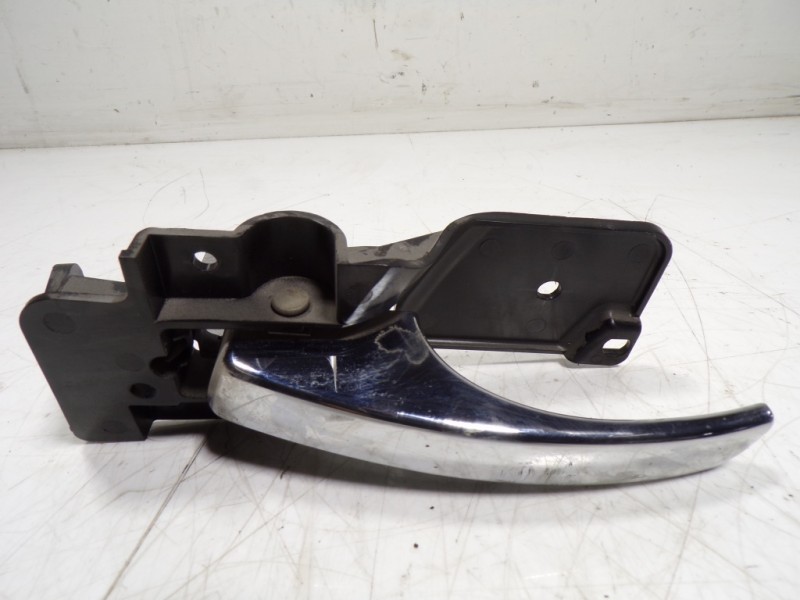 Recambio de maneta interior delantera izquierda para lancia voyager (404) platinum referencia OEM IAM K68066553AB  