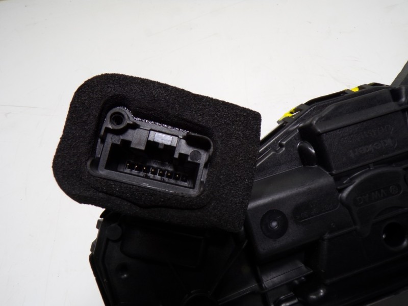 Recambio de cerradura puerta delantera izquierda para seat leon sportstourer (kl8) 2.0 tdi referencia OEM IAM 5TB837015D 5TB8370