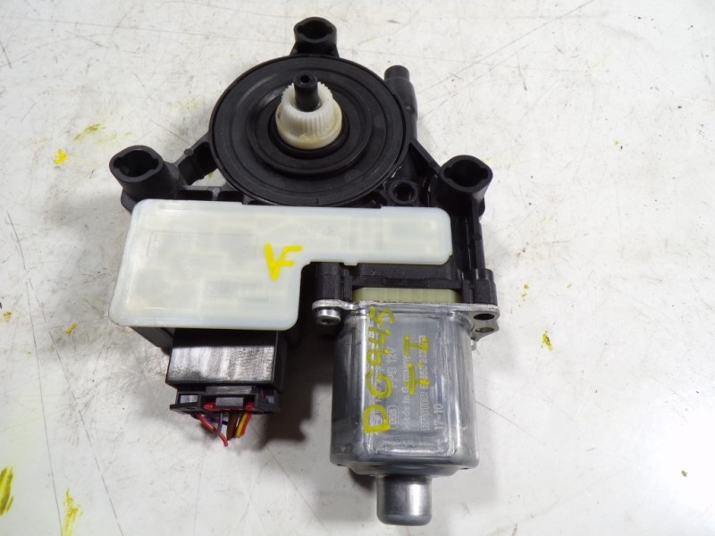 Recambio de motor elevalunas trasero izquierdo para volkswagen polo 1.0 tsi referencia OEM IAM 5Q0959407D 5Q0959811D 