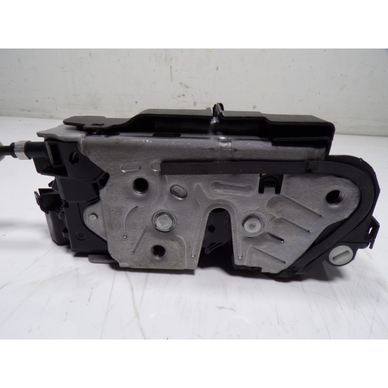 Recambio de cerradura puerta trasera izquierda para seat leon sportstourer (kl8) 2.0 tdi referencia OEM IAM 5TA839015P 5TA839015