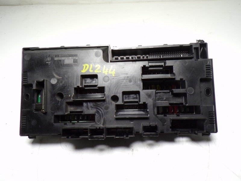 Recambio de caja reles / fusibles para bmw serie 5 lim. (f10) 530d xdrive referencia OEM IAM 61149252815 925281501 