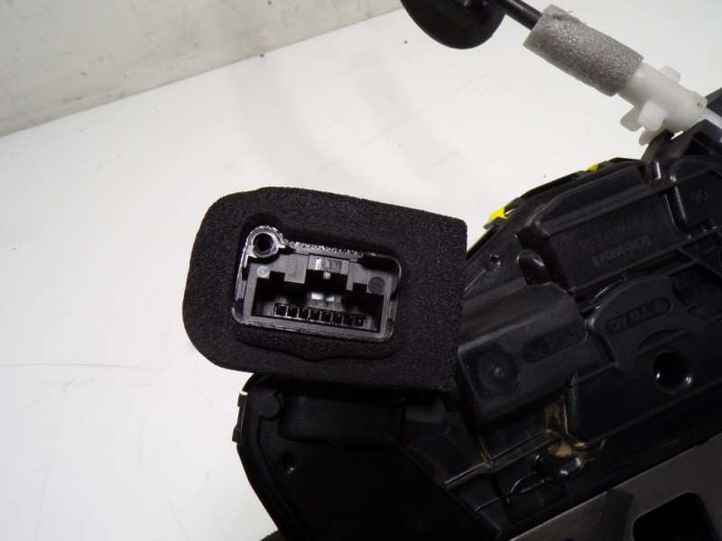 Recambio de cerradura puerta trasera izquierda para seat leon sportstourer (kl8) 2.0 tdi referencia OEM IAM 5TA839015P 5TA839015