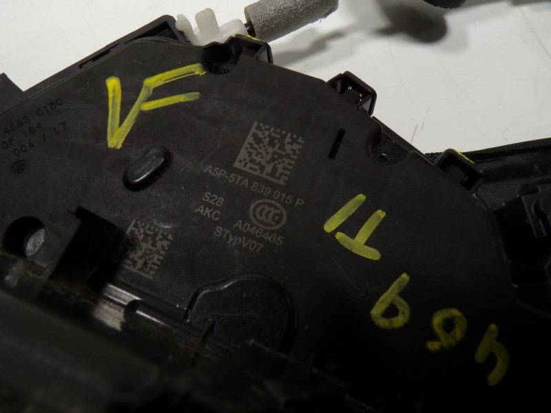 Recambio de cerradura puerta trasera izquierda para seat leon sportstourer (kl8) 2.0 tdi referencia OEM IAM 5TA839015P 5TA839015