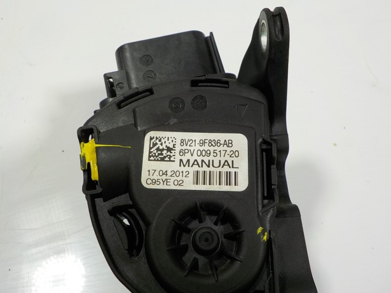 Recambio de potenciometro pedal para ford fiesta (cb1) 1.25 16v cat referencia OEM IAM 2120072 8V219F836AB 