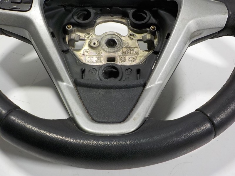 Recambio de volante para ford fiesta (cb1) 1.25 16v cat referencia OEM IAM 1760714 BA613600C 