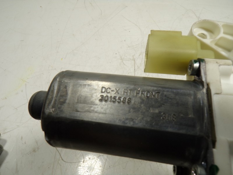 Recambio de motor elevalunas delantero derecho para lancia voyager (404) platinum referencia OEM IAM K68102228AA 3015588 