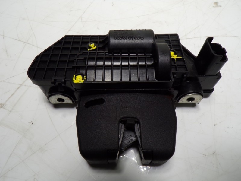Recambio de cerradura maletero / porton para peugeot 208 1.4 hdi fap referencia OEM IAM 8719F8 9684848680 