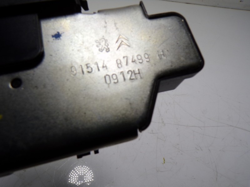 Recambio de cerradura maletero / porton para peugeot 208 1.4 hdi fap referencia OEM IAM 8719F8 9684848680 