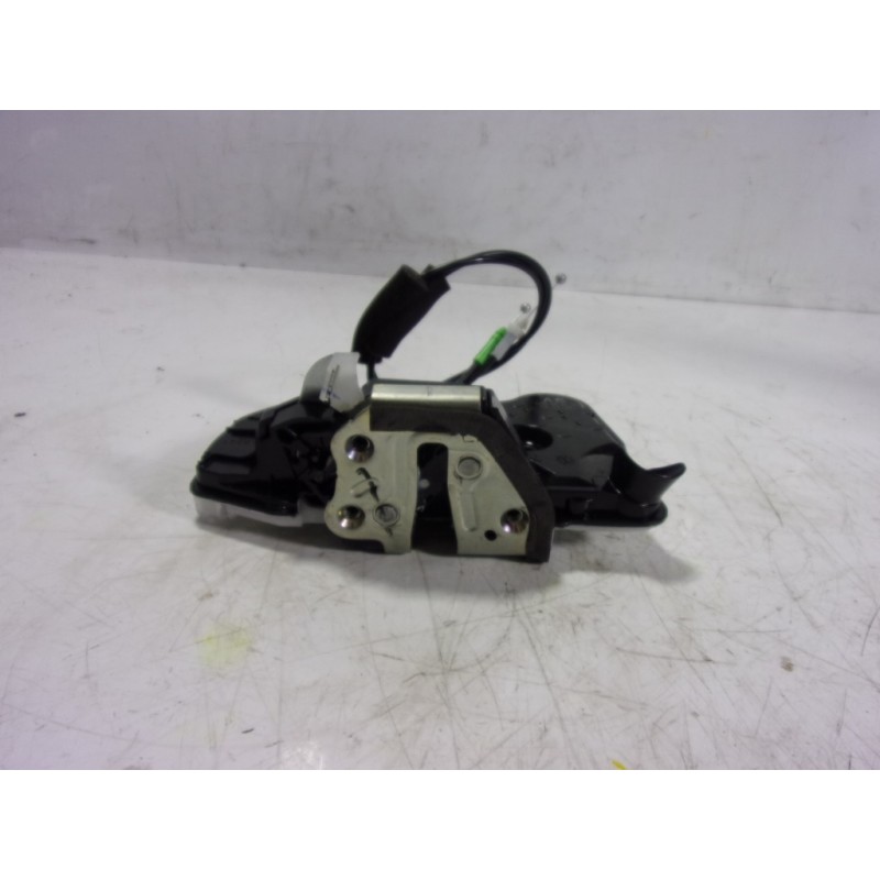 Recambio de cerradura puerta delantera izquierda para toyota hilux (3b/3c/3d) doble cabina referencia OEM IAM 6904002450  