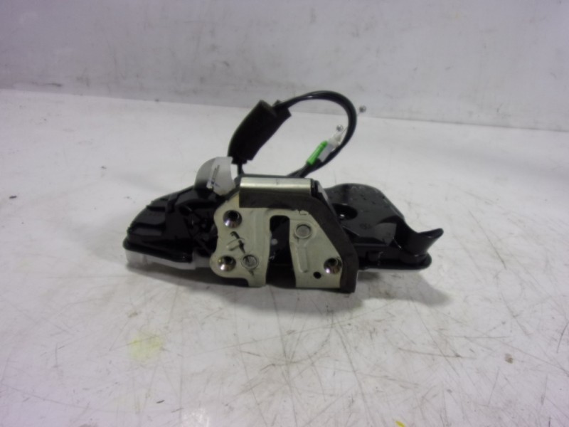 Recambio de cerradura puerta delantera izquierda para toyota hilux (3b/3c/3d) doble cabina referencia OEM IAM 6904002450  